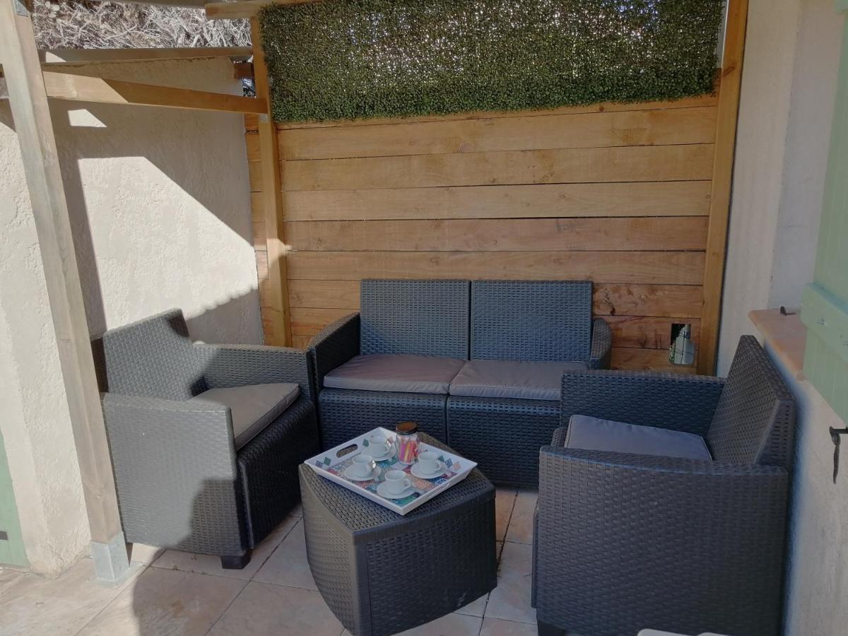 Sous Le Soleil De Provence Petite Maison Au Calme Et Tres Bien Equipee De 40M2 Avec Wifi -Jardin Prive-La Piscine Est Commune A La Residence Et Ouverte Du 1Er Mai Au 30 Septembre De 09H A 21H,En Juillet Et Aout Reservation Uniquement Du Samedi Au Sam Forcalqueiret Exterior foto