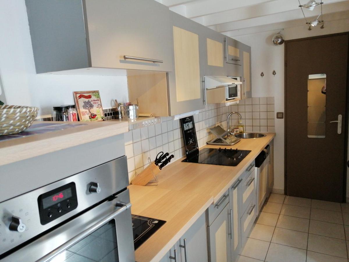 Sous Le Soleil De Provence Petite Maison Au Calme Et Tres Bien Equipee De 40M2 Avec Wifi -Jardin Prive-La Piscine Est Commune A La Residence Et Ouverte Du 1Er Mai Au 30 Septembre De 09H A 21H,En Juillet Et Aout Reservation Uniquement Du Samedi Au Sam Forcalqueiret Exterior foto